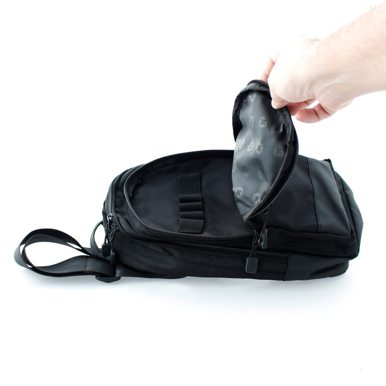 Bolso-Cruzado-WGR-Compact-Interior-mano-2